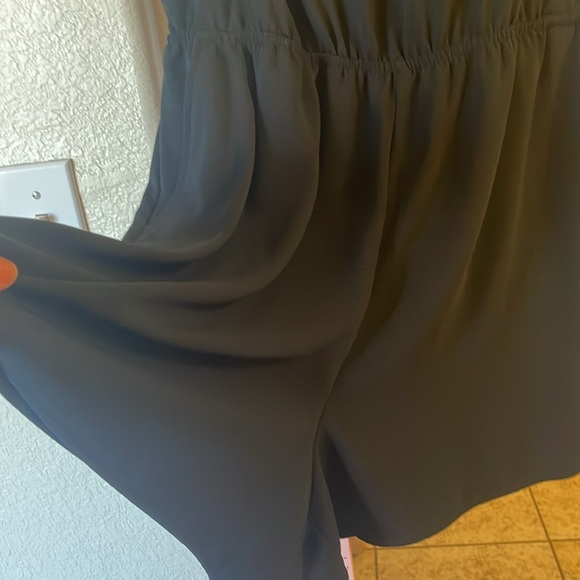 Jumpsuit (shorts) Romper - Picture 2 of 6